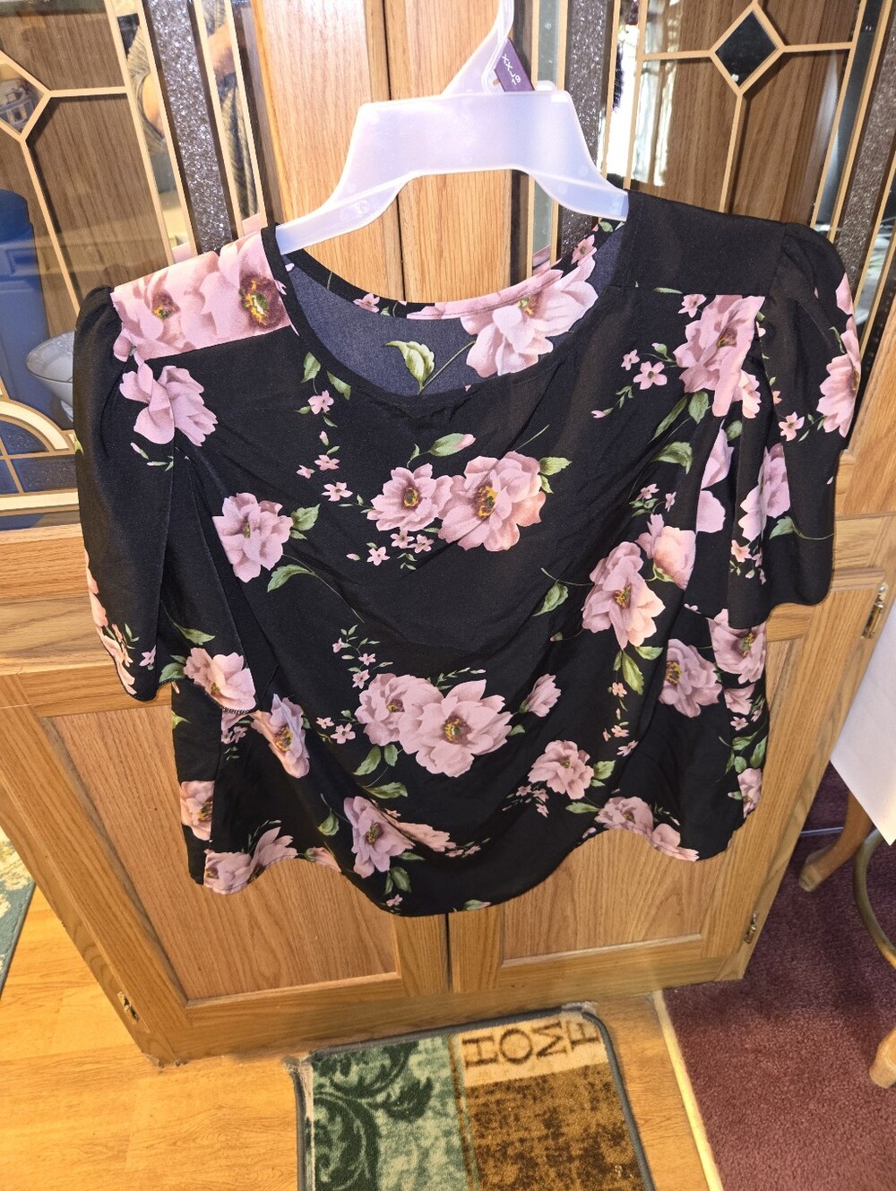 Black Floral Puff-Sleeve Women’s Top - Pink Flower Print